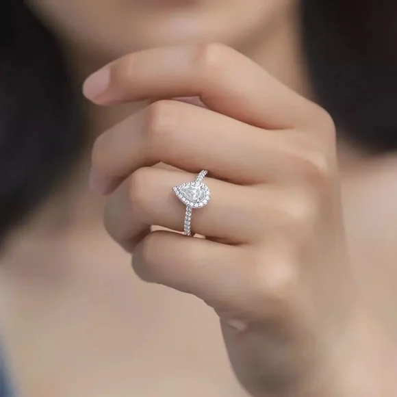 Pear cut Moissanite Halo Ring 1.5ct